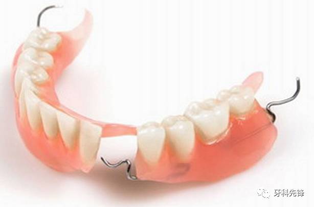 口腔醫生話俾你知，鑲假牙到底該點樣選擇？